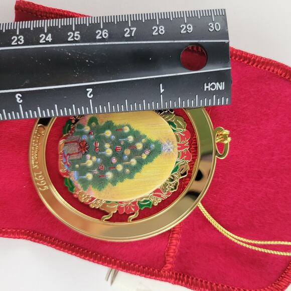 Vintage Avon Christmas Tree Commerative Ornament 1995 - Picture 3 of 3